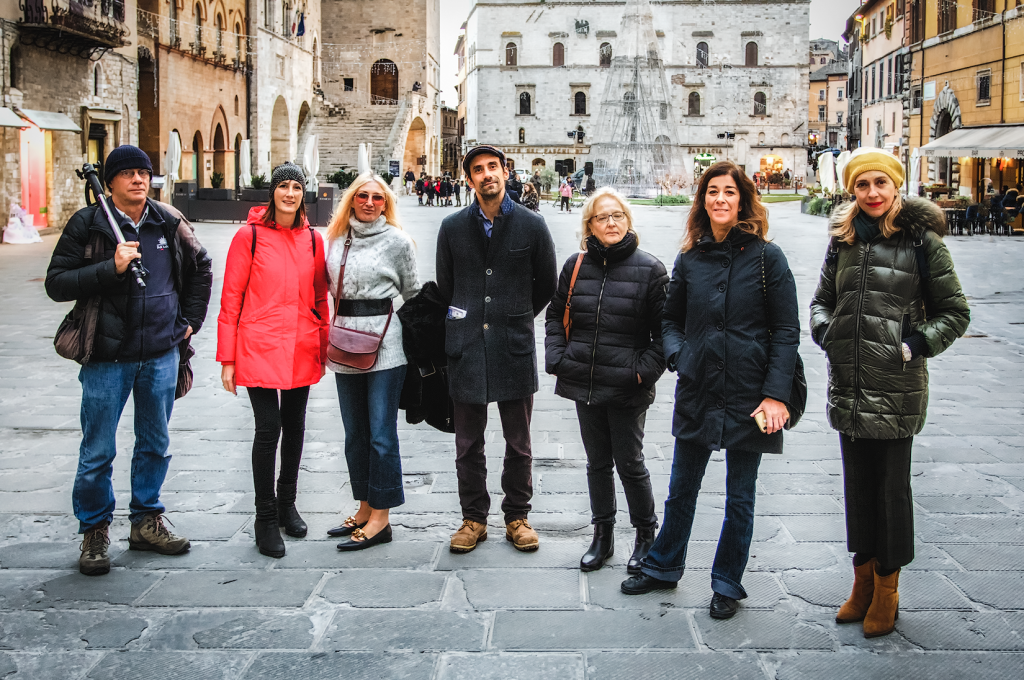 press tour loney planet a todi