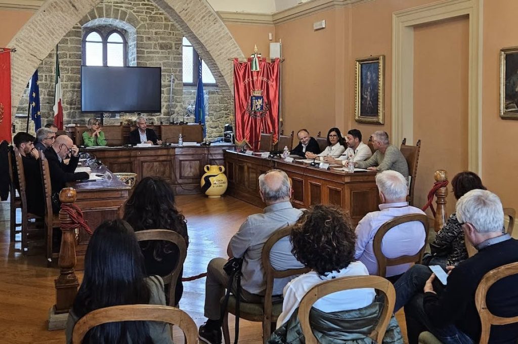 riunione osservatorio civico ospedale pantalla