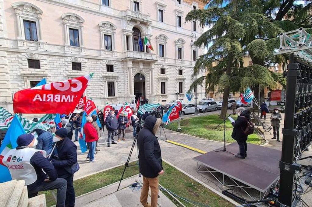 sindacati protesta