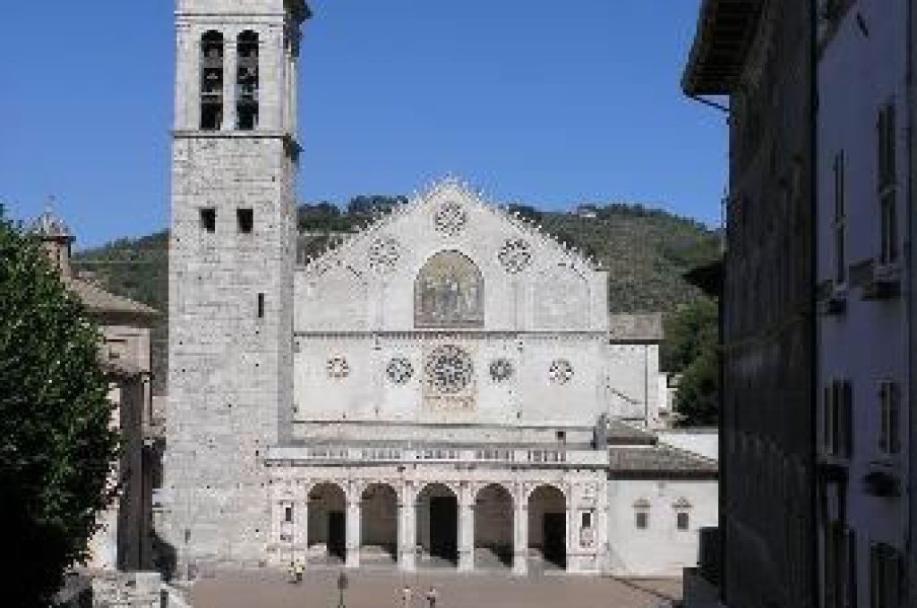 spoleto-piazza-del-duomo1
