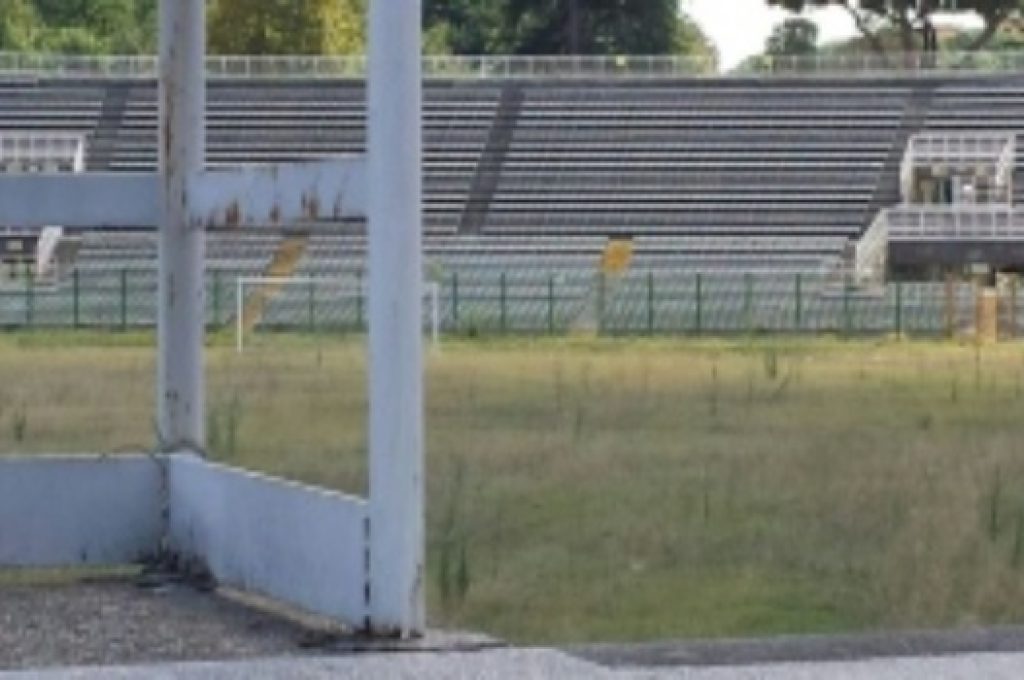 stadio abbandonato