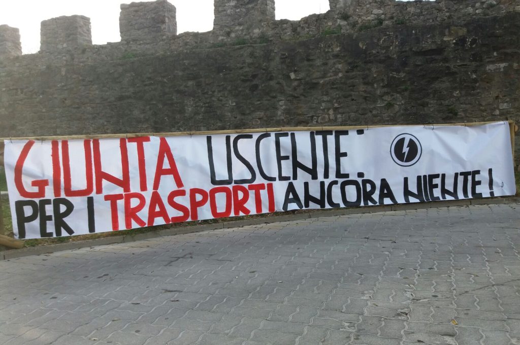 striscione1