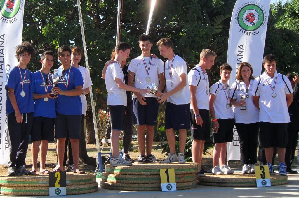 sul podio (da sinistra a destra): Massarelli, Adeante e Iovine