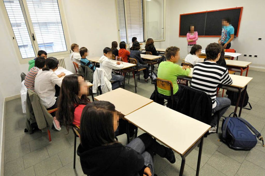 studenti-superiori-scuola-jpg1