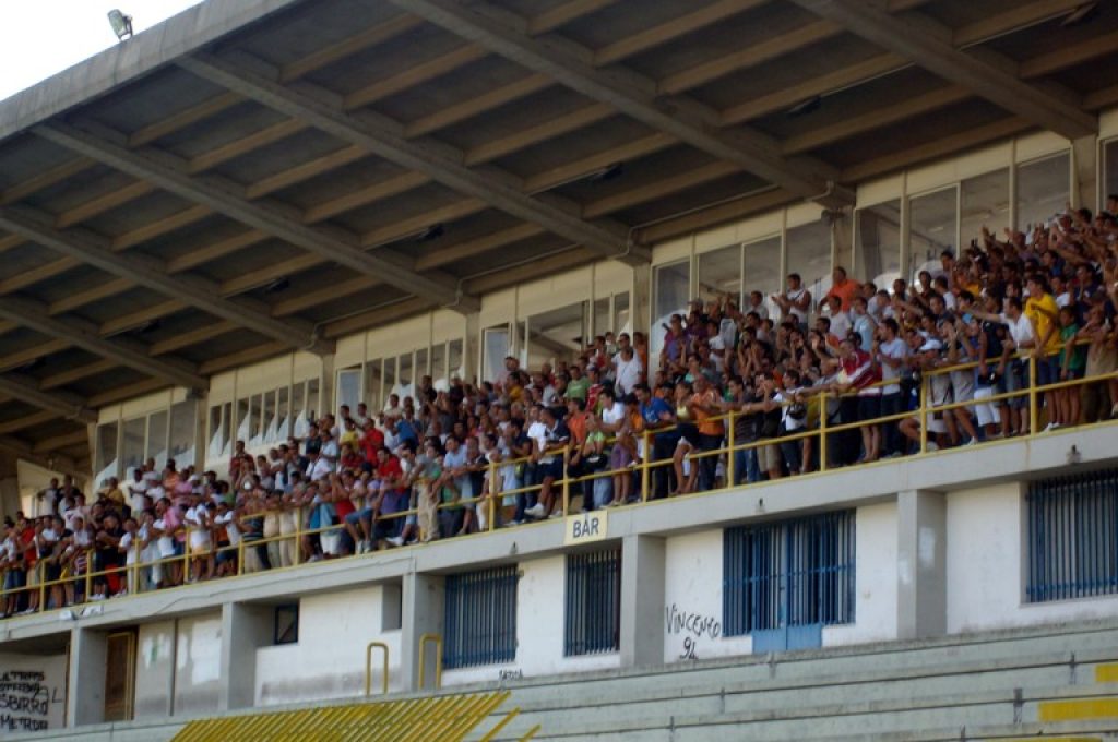 tifosi_in_tribuna_coperta