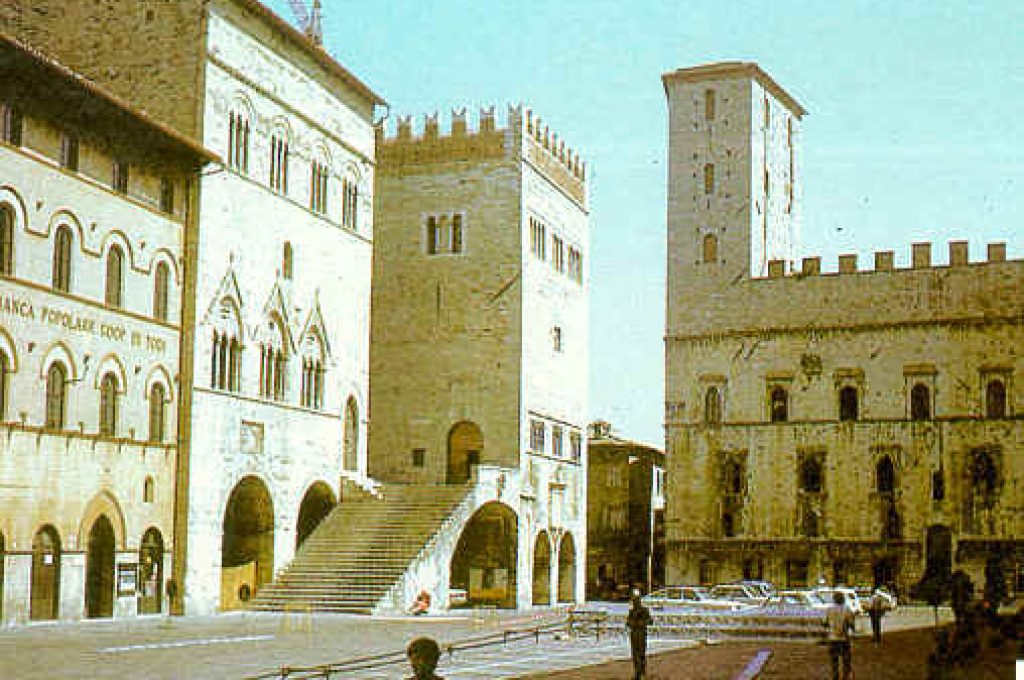 todi-palazzo-consoli-e-popolo