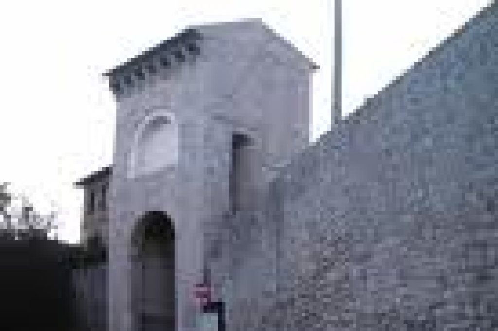 todi-porta-fratta