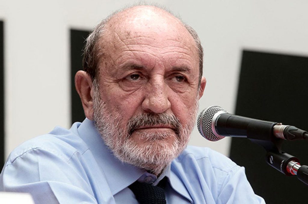 Il filosofo e psicanalista italiano Umberto Galimberti durante il suo intervento al Festival  Filosofia a Modena, 15 settembre 2013. ANSA/Serena Campanini- US EDITORIAL USE ONLY