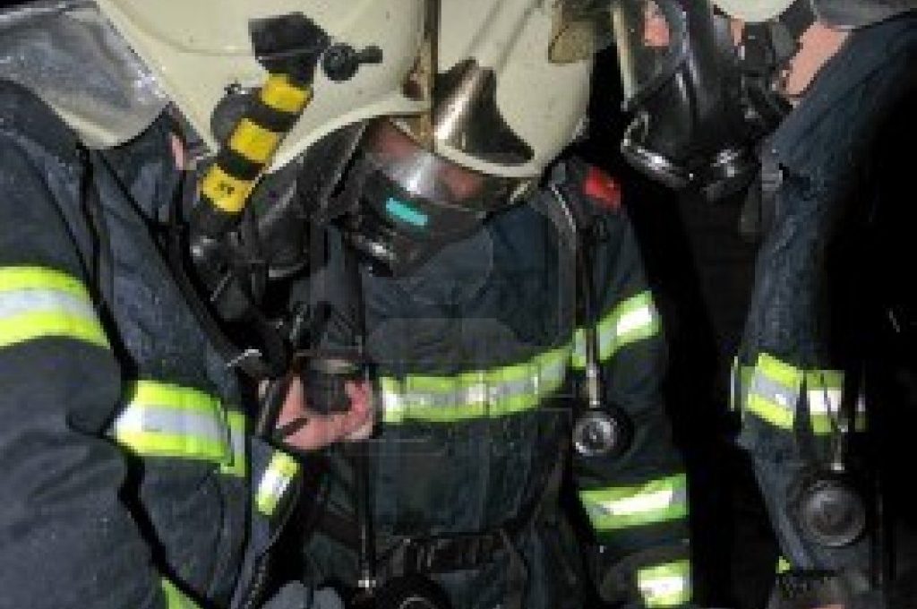vigili-del-fuoco-a-respiratori-