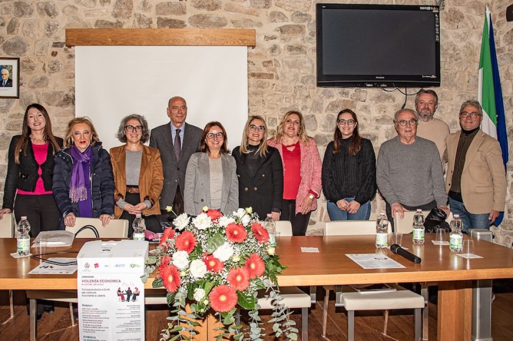 violenza economica donne